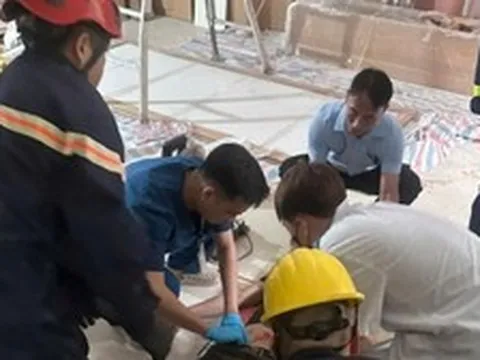 Nam công nhân tử vong sau sự cố kẹt thang máy ở Phú Thọ