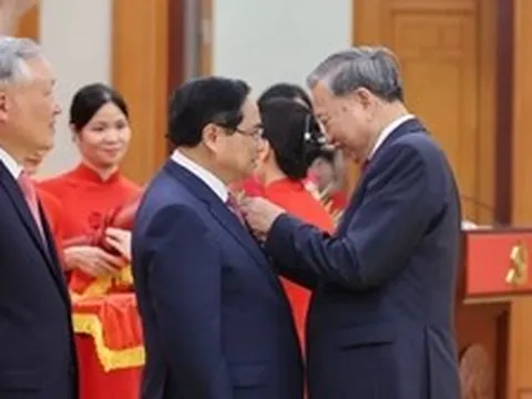 Thủ tướng Phạm Minh Chính nhận Huân chương Quân công hạng Nhất