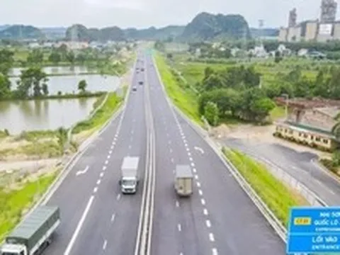 Cao tốc mới thu phí không dừng: Được bao nhiêu tiền, vì sao bị lỗi?