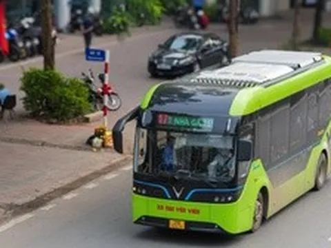 Thêm nhiều xe buýt điện lăn bánh trên đường phố Hà Nội, gồm những tuyến nào?