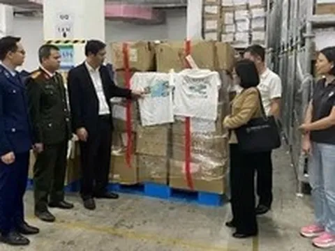 Một công ty bị phạt hơn 22 triệu đồng, buộc tiêu hủy 6.000 áo in bản đồ thiếu Hoàng Sa, Trường Sa