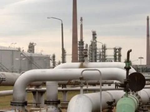 Quốc gia EU phụ thuộc tuyệt đối vào dầu Nga vừa bất ngờ xoay trục nhập 500.000 tấn dầu từ Mỹ