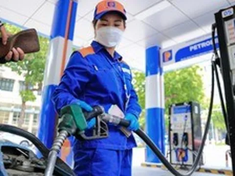 Giá xăng dầu tiếp tục giảm: RON95 hạ gần 3.000, diesel hạ gần 10.000 đồng/lít