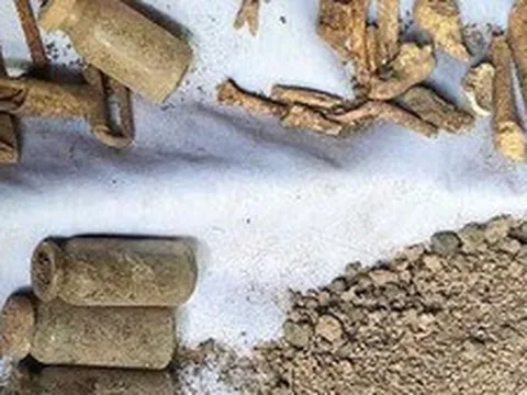 Đi bắt dơi, người dân phát hiện 12 bộ hài cốt trong hang đá