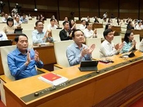 Quốc hội "chốt" miễn thuế với xăng dầu đến hết ngày 30-6