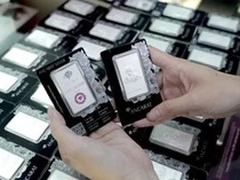 Sáng nay, giá bạc đồng loạt giảm