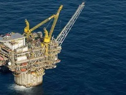 Khoan sâu xuống đáy biển, cột khí cao 160 mét bất ngờ phun lên ngùn ngụt, phát hiện 'kho báu' trữ lượng 100 triệu thùng