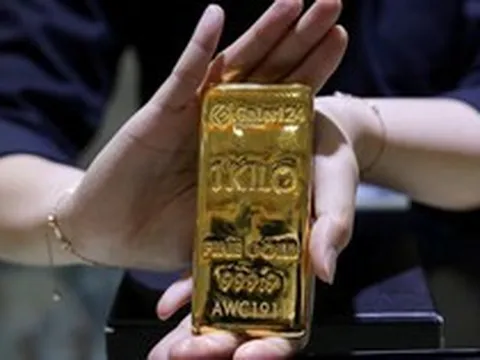 Quỹ vàng, bạc lớn nhất thế giới trở lại "gom hàng" khi giá tăng mạnh