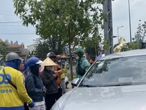 TPHCM: Phát hiện nam tài xế tử vong trong ô tô trên đường Phạm Văn Đồng