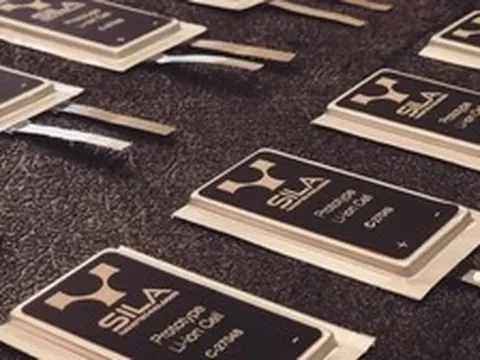 Pin càng 'trâu', máy càng mỏng: Apple, Samsung và Google có đang bỏ lỡ cuộc chơi lớn nhất của smartphone?