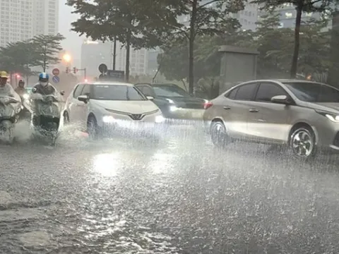 Không khí lạnh tràn về miền Bắc, đề phòng dông lốc, mưa đá