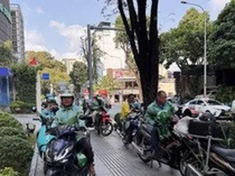 Grab bất ngờ tăng phí dịch vụ từ ngày 28-4