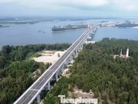 Nhìn gần công trình vượt biển hơn 2.400 tỷ đồng thông xe ngày 30/4