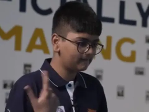 Cậu bé 14 tuổi tính nhẩm nhanh hơn máy tính, khiến thế giới sửng sốt