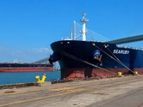 Mỹ âm thầm 'hái quả ngọt' từ căng thẳng Iran: Xuất khẩu dầu thô lập kỷ lục chưa từng có, các cảng hoạt động hết công suất