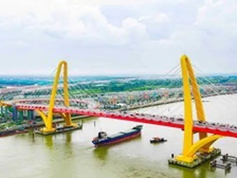 Cây cầu 2.300 tỷ do doanh nghiệp của tỷ phú Phạm Nhật Vượng xây dựng, sở hữu kỷ lục chưa từng có về tốc độ xây dựng công trình bắc qua sông Cấm