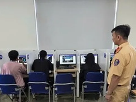 Bị trừ hết điểm giấy phép lái xe: Thi lại khó gấp đôi