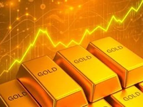 Giá vàng về sát 4.500 USD/oz, quỹ lớn nhất thế giới mạnh tay bán hàng tấn vàng