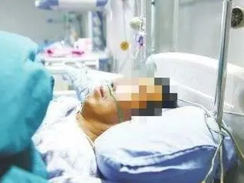Người đàn ông 53 tuổi đột ngột bị liệt vào buổi sáng, bác sĩ chỉ rõ "sai lầm chí mạng"