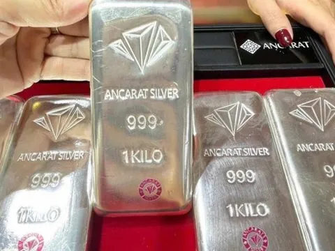 Giá bạc hôm nay (26/5): Biến động mạnh, nhà đầu tư bắt đáy