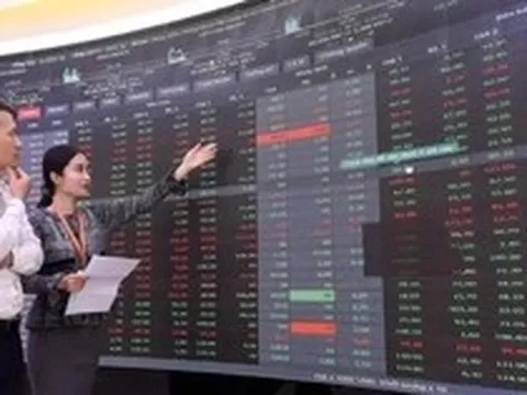 VN-Index mất mốc 1.900 điểm, áp lực điều chỉnh còn kéo dài trong tháng 6?