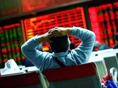 Khối ngoại bán ròng hơn 3.100 tỷ đồng tuần VN-Index rơi gần 50 điểm, cổ phiếu nào bị "xả" mạnh?