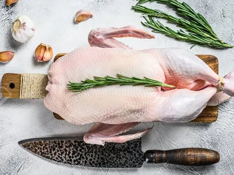 Mẹo nhổ lông vịt nhanh gọn, sạch lông măng mà nhiều người chưa biết