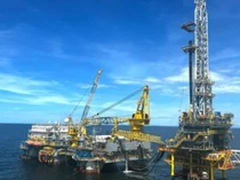Doanh nghiệp Việt sở hữu 8 “quái vật” đào kho báu ngoài biển khơi báo tin vui