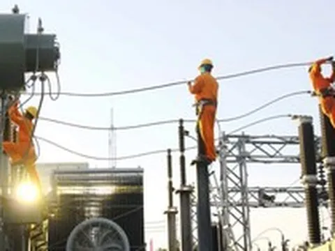 Nắng nóng đẩy nhu cầu điện lên đỉnh