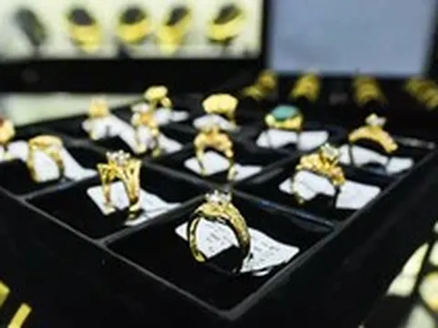 Giá vàng hôm nay (12/7): Người mua lỗ 'kép' sau một tuần
