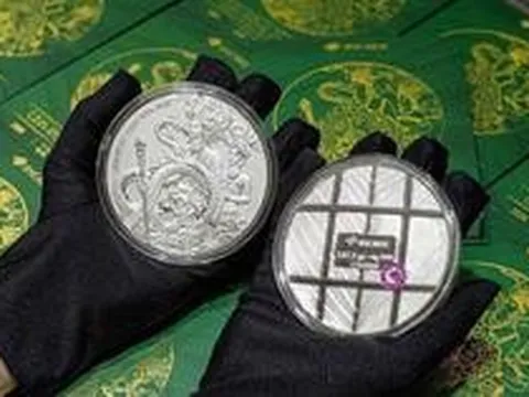 Sau 2 phiên tăng liên tiếp, giá bạc hôm nay thế nào?