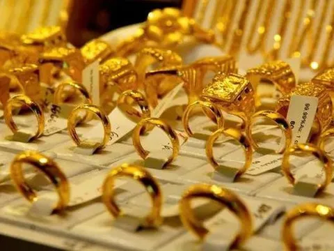Giá vàng hôm nay (3/8): Diễn biến bất thường