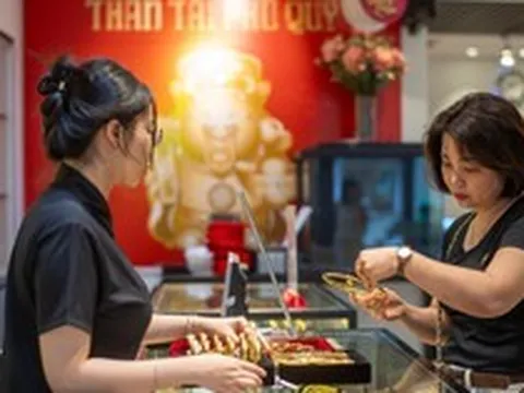 Giá vàng hôm nay 30/8: Đi ngang ở ngưỡng thấp