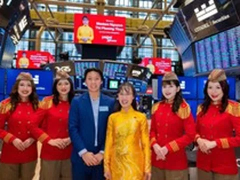 Chân dung thiếu gia sinh năm 2002 cùng tỷ phú Nguyễn Thị Phương Thảo xuất hiện tại Sở Giao dịch Chứng khoán lớn nhất thế giới: Từng học tại Đại học Oxford, khởi nghiệp từ tuổi 17, sở hữu khối tài sản hàng trăm tỷ