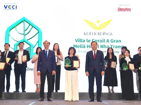 KDI HOLDINGS NHẬN CÚ ĐÚP GIẢI THƯỞNG TẠI CHƯƠNG TRÌNH BÌNH CHỌN “DỰ ÁN ĐÁNG SỐNG 2024”
